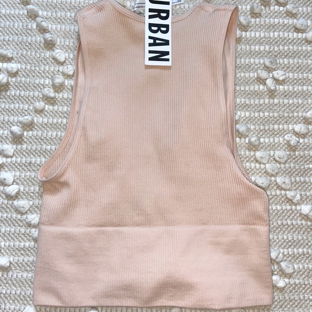 crop top - Picture 2 of 2